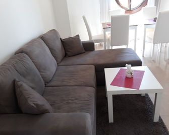 Sweet Suite Margherita - Margherita di Savoia - Wohnzimmer