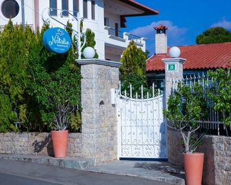 Natalie Apartments - Artémida - Widok na zewnątrz