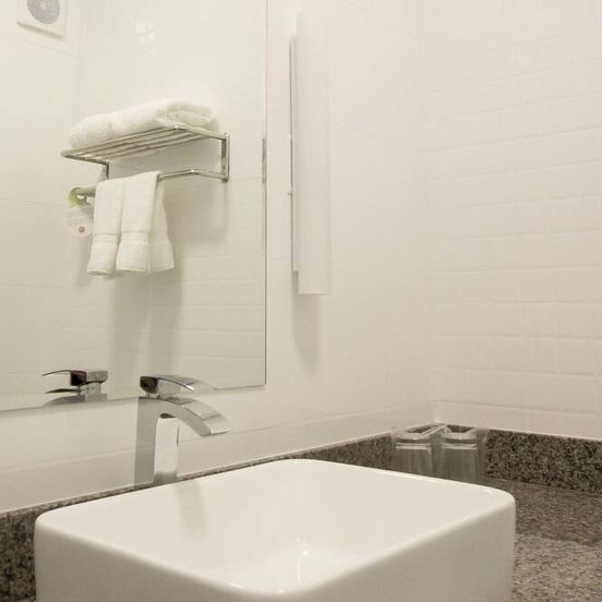 Bathroom view of Tierra Viva Miraflores Mendiburu