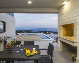 Luxury Villa High Hopes with Pool - Makarska - Balcon