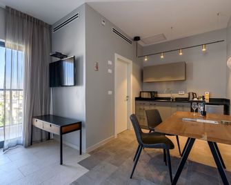 The Roof - By Sea Land Suites - Tel Aviv