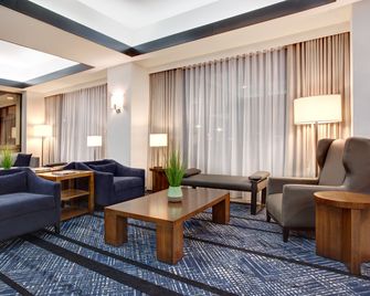 Holiday Inn Ottawa East By IHG - Ottawa - Oleskelutila