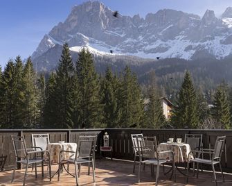 Hotel Colfosco - San Martino di Castrozza - Balcón