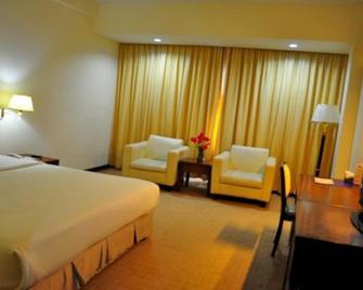 Nagoya Plasa Hotel - Batam - Bedroom
