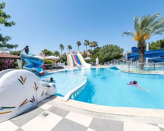 Riverside Garden Resort - Lápithos - Pool