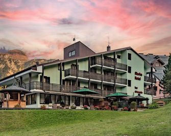 Hotel Alaska - Folgarida - Building