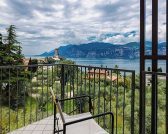 Hotel Meridiana - מלצ'זינה - מרפסת