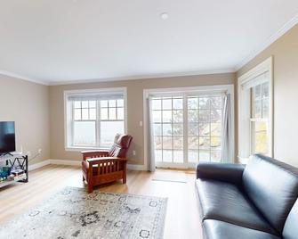 Summer Ocean Escapes - Dennis Port - Sala de estar