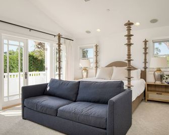 Stunning 5bdr • Minutes to Beach, Pier, Restaurants | Emerald Cove by Avantstay - Newport Beach - Olohuone