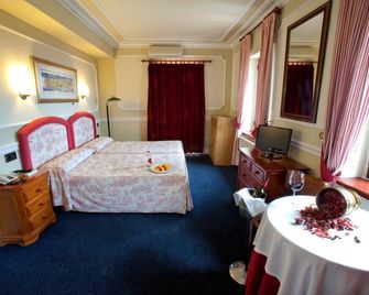 Hotel Marixa - Laguardia - Schlafzimmer