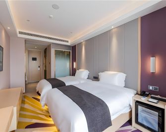 Lavande Hotel (Nanjing Yangtze River Bridge North) - Nanjing - Bedroom