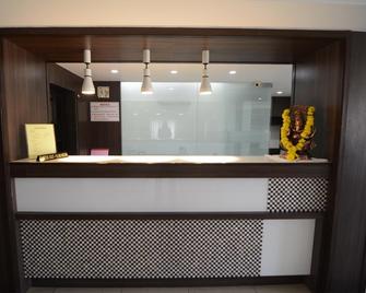 Hotel Kirti - Jamnagar - Front desk