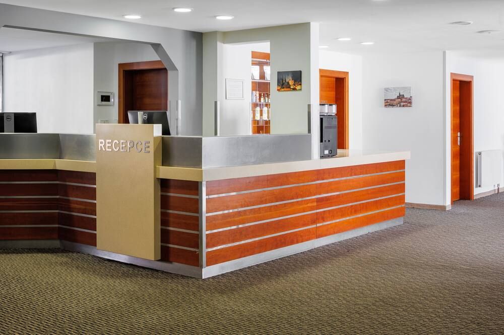 أوريا هوتل فورو يرنو