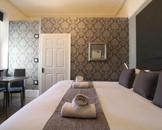 The Snowdonia Apartments - Llandudno - Bedroom