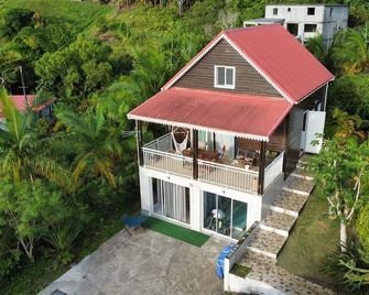 Chez Pack et Ibu - Petite-Ile - Bygning