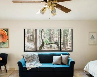 Walker Ranch: Lost Sierra Mountain Escape - Portola - Sala de estar