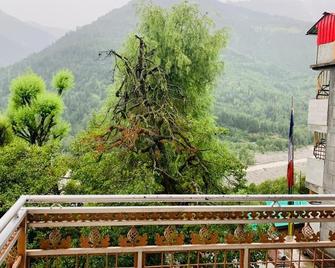 Private room with Mountain View and private litchen - Manali - Balkon
