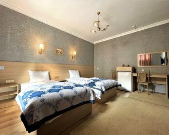 Hotel Ishonch - Samarkand - Bedroom