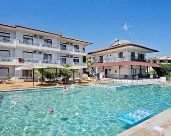 Medusa Hotel - Kriopigi - Pool