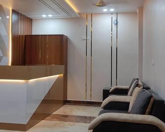 Hotel Indra - Jaunpur - Living room