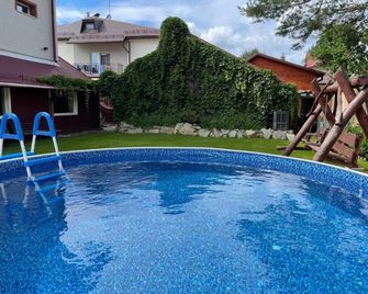 Ada - Muszyna - Piscina