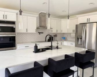 The Private Renewal Villa - Avon Park - Cocina