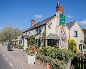 The Farmers Boy Inn Guest House - Longhope - Building