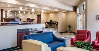 Quality Inn and Suites - Houghton - Lobby