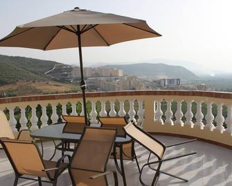 Villa with pool in Béjaia - Bejaia - Balcony