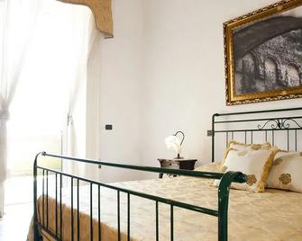 Palazzo Scarciglia - Minervino di Lecce - Camera da letto