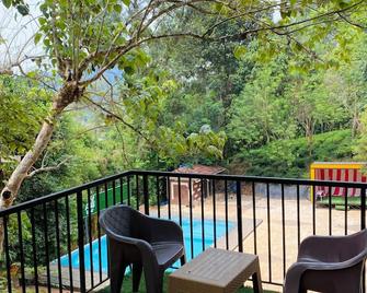 Aditi Resort Vythiri - Vythiri - Balcón