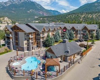 Cozy Condo at Sable Ridge Radium - Radium Hot Springs - Building