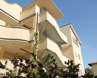 Residence Villa Lo Scoglietto - San Vincenzo - Building