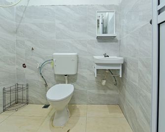 OYO 90596 Casaria Inn - Paka