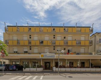 Hotel La Capinera - בלאריה איג'אה מרינה - בניין