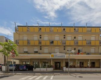 Hotel La Capinera - Bellaria-Igea Marina - Building