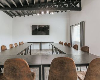 Grey Pine Lodge - Waynesboro - Meeting room