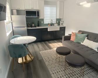 North Hollywood 2 bed house (30 day minimum) - Los Angeles - Phòng khách