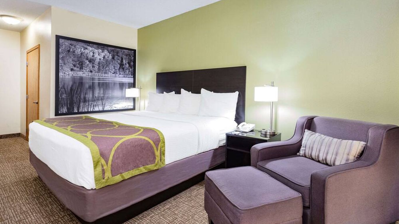 Super 8 by Wyndham Emmetsburg