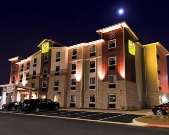 Comfortable Stay with Free Parking – Walk to Shops, Restaurants & Entertainment - Amarillo - Budova
