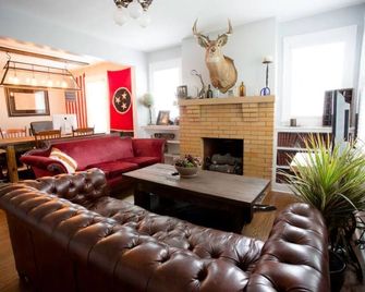 The Jackson - Nashville - Living room