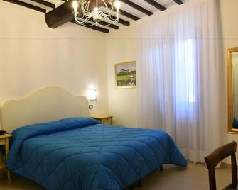 Albergo Umbria - Città di Castello - Camera da letto