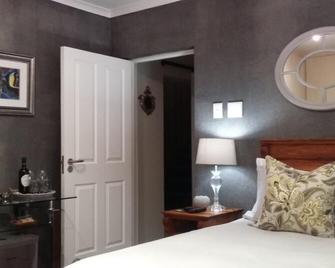 Murphys Hotel - Beachview - Bedroom