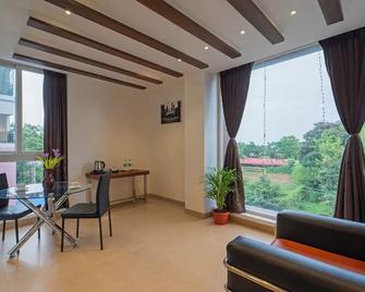 Hotel Golden Swan - Pallāvaram - Comedor