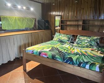 Howler Landing Vacation Rental - Bermudian Landing - Bedroom