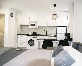 Bungalow In Lago Jardin I, Losbalcones,torrevieja Luxury Stayorihuelacosta #prp006 - Torrevieja - Kitchen