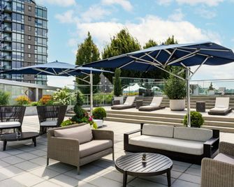 the DOUGLAS Autograph Collection - Vancouver - Veranda