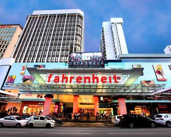 Intime Hotel Kuchai Lama Kuala Lumpur - Kuala Lumpur - Building