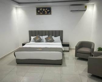 Cereno Homes Keta - Keta - Habitación