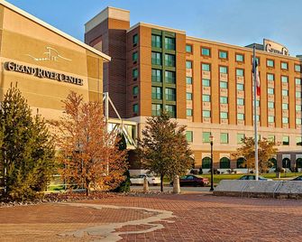 Grand Harbor Resort - Dubuque - Building